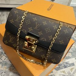 Louis Vuitton Purse 