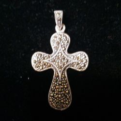 Sterling silver cross pendant