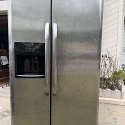 Frigidaire 33 Inch Side-by-Side Refrigerator