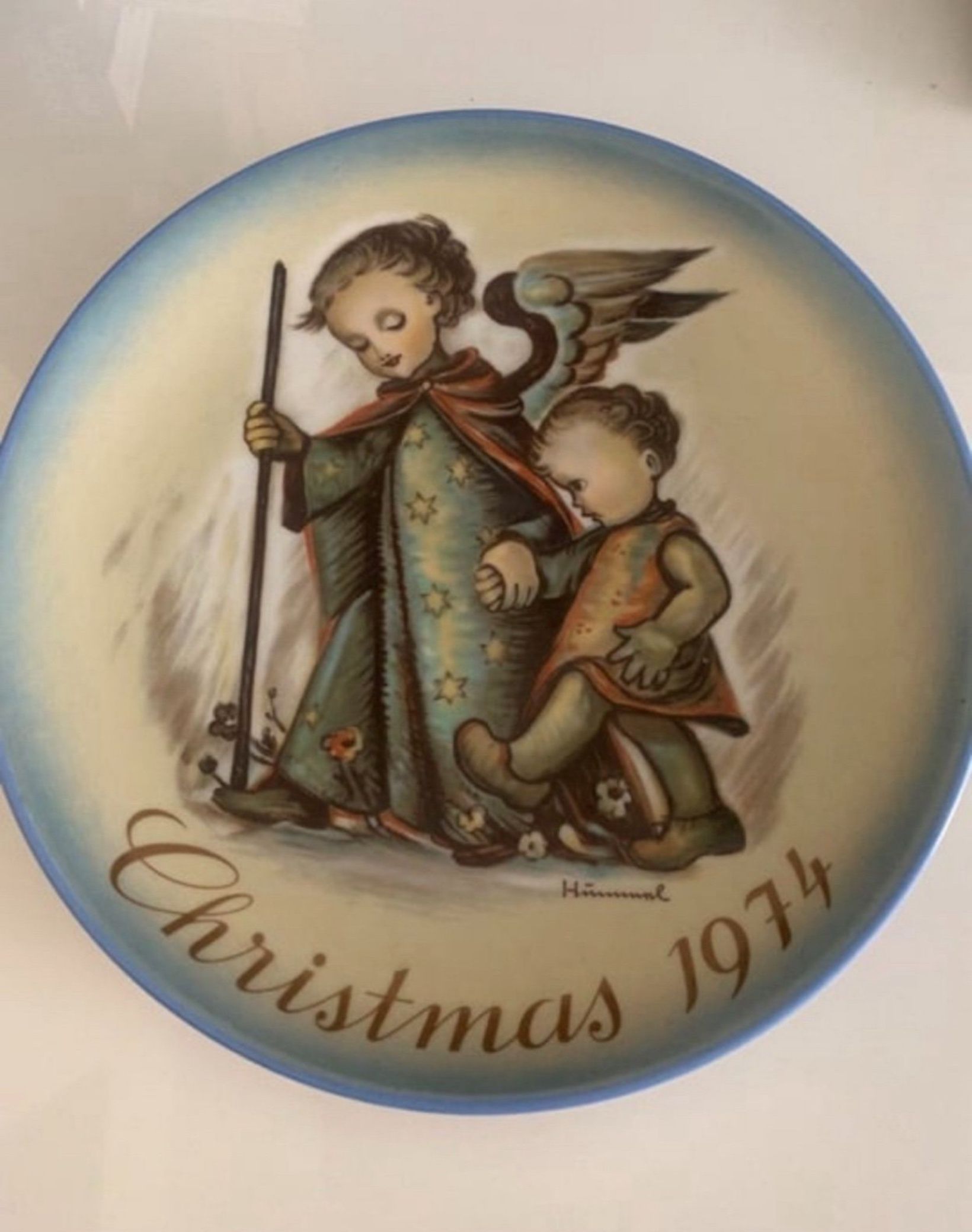 1974 Limited Edition Hummel Collector Christmas Plate