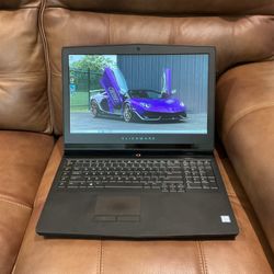 Excellent Working Condition Dell Alienware R4 laptop 15 inch