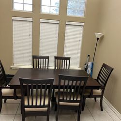 Dining Table w/6 Chairs 