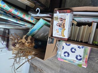 Free home decor and books for kids. Read description