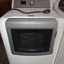 Maytag Bravo XL Capacity Electric dryer