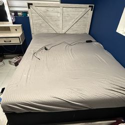 full size gray wooden frame set