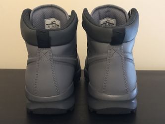 Nike manoa store boots grey