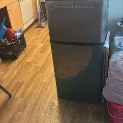 Mini Fridge It Works Used