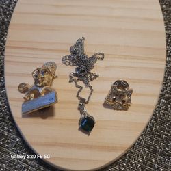 Silver Chain And 2 Pins 