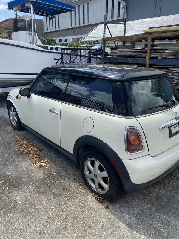 2009 Mini Cooper has engine problem must sell for Sale in Miami, FL