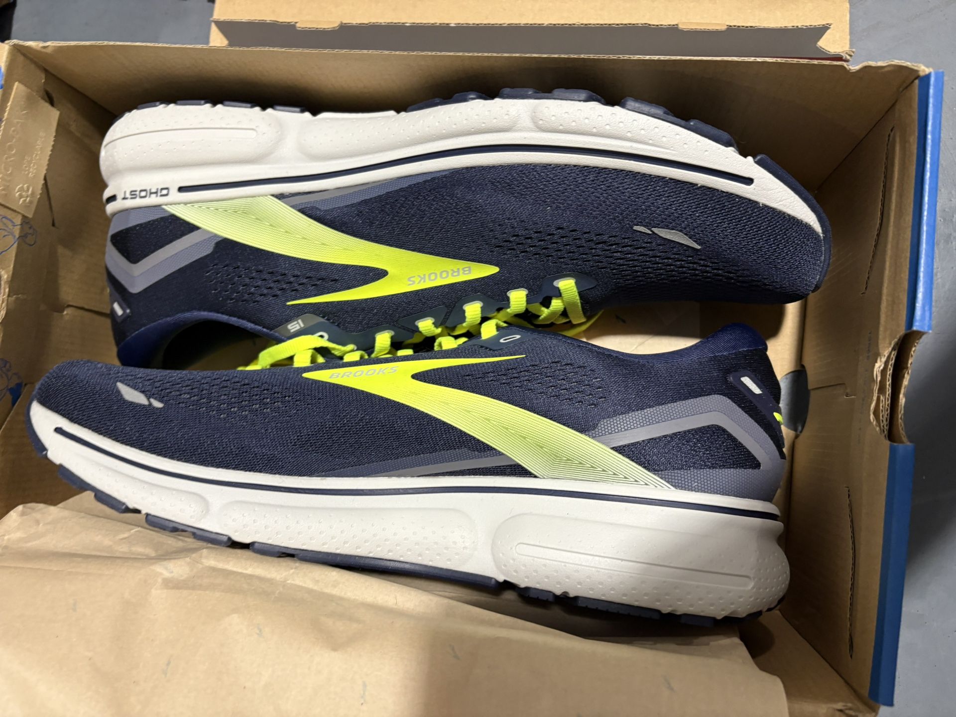 Brooks Men Size 14