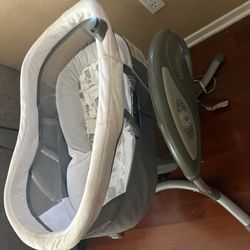 Graco DuoGlider bassinet 