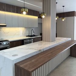 Custom Kitchen Cabinets 