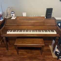 Baldwin piano