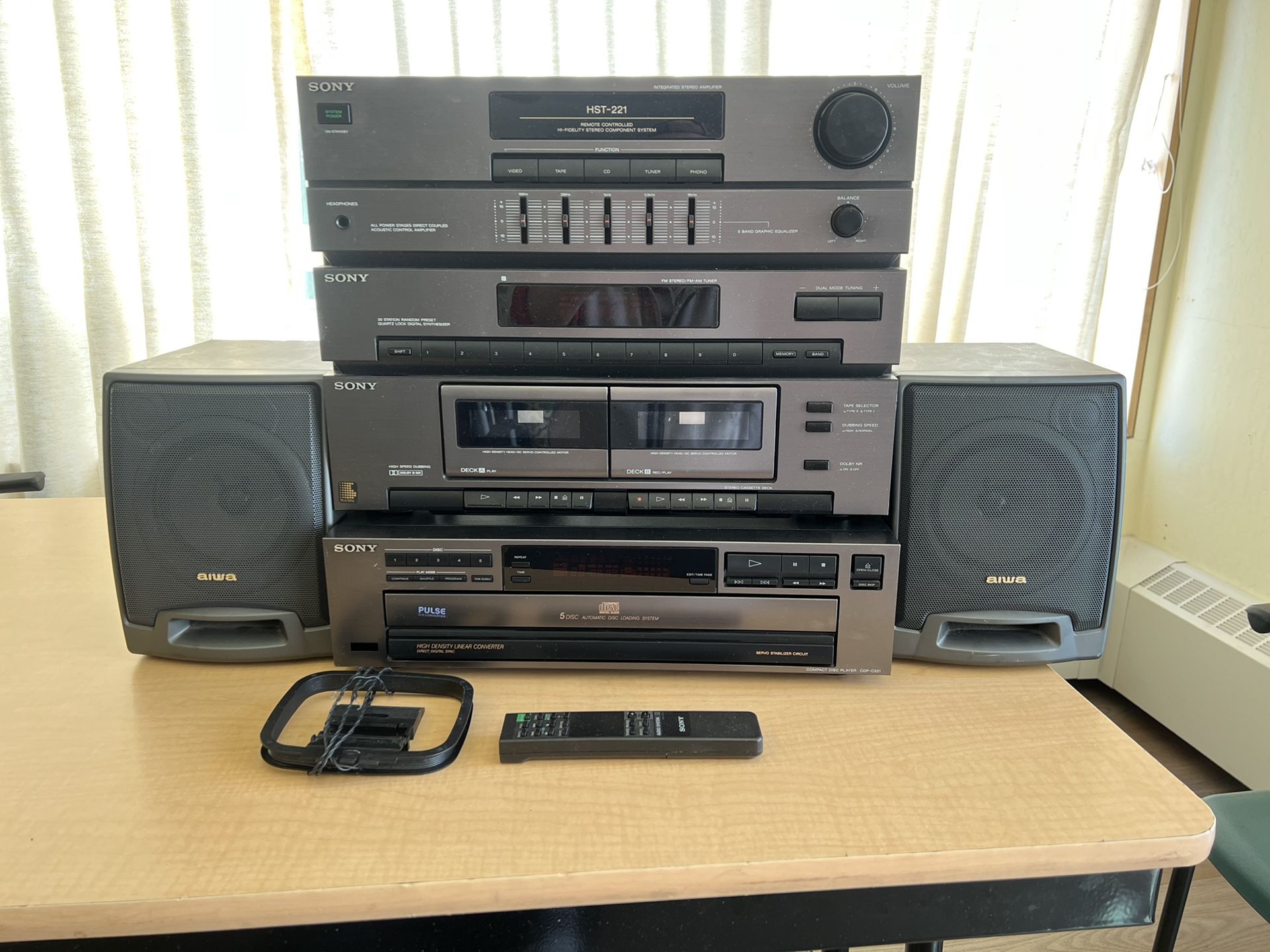Vintage Sony Stereo Component System HST-221/ 5 DISC CPD-C221 Partially Works - Remote /speaker