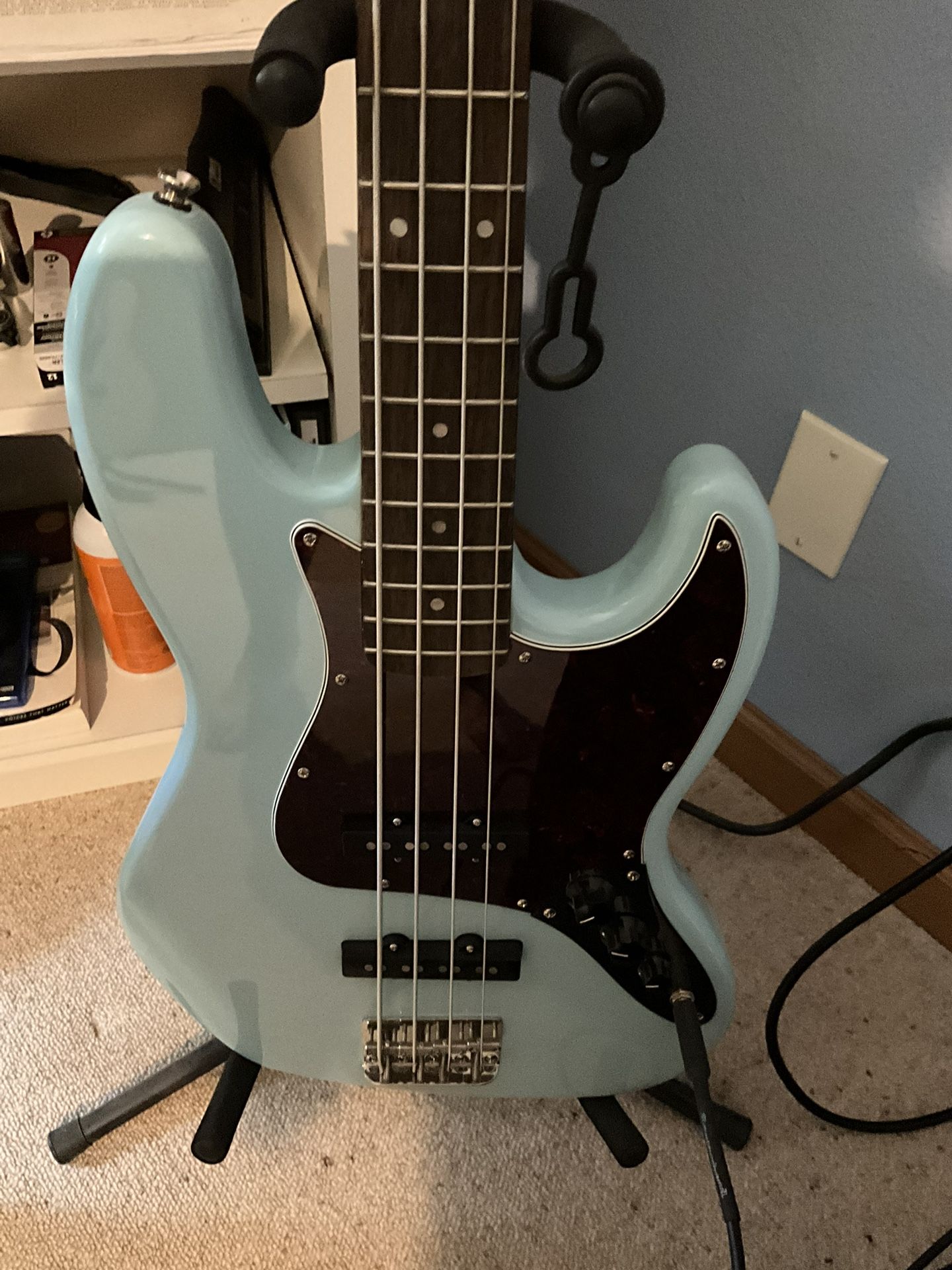 Squire Daphne Blue Jazz Bass