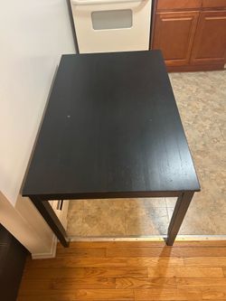 Dining room table