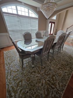 Beautiful table and side hutch