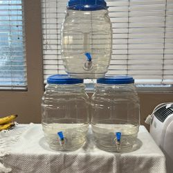 4 Gallons Water Bottle With Tap And Lid Wide Mouths Ready To Use 8 Dollars Each