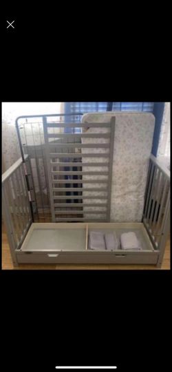 Graco crib + Accessories