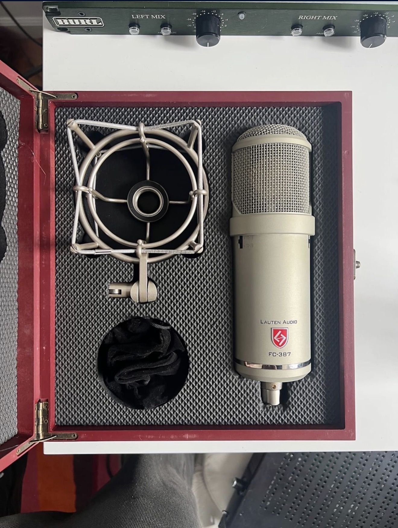 Lauten Audio FC-387 Atlantis Excellent Condition + Case & Shockmount 