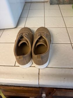Oshkosh kid shoes