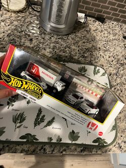 Hot wheels collectors set