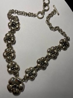 Heavy silver chain necklace flower design