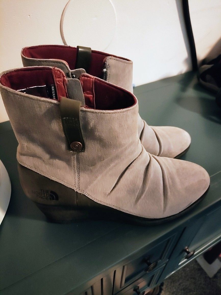 Women's Waterproof North face Wedge Boots Size 10.5