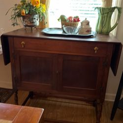 Vintage cherry server