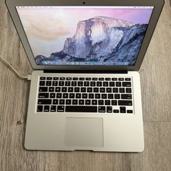 Apple Macbook, 2015 Silver Ready To Go