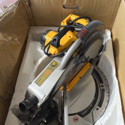 Dewalt Saw