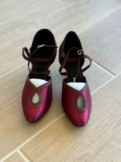 Dance shoes