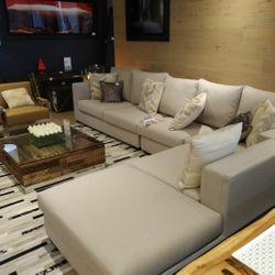 Modani Couch In Immaculate Condition as In Photos