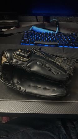 Baseball glove