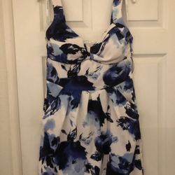New Bisou Blue / White Floral Dress size 10, Perfect Bright Condition Missing Store Tags