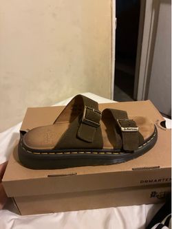Dr. Martens Men’s 8 Women’s 9 New w/ Box