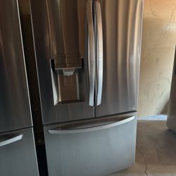 LG STAINLESS STELL FRENCH DOOR FRIDGE