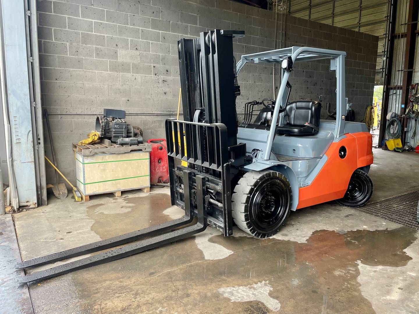 2019 TOYOTA FORKLIFT 10,000 LBS