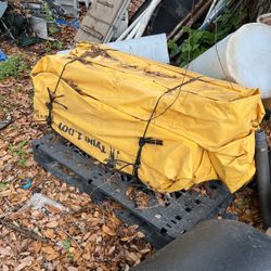 Water Booms  / Containers 