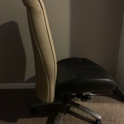  Desk chair