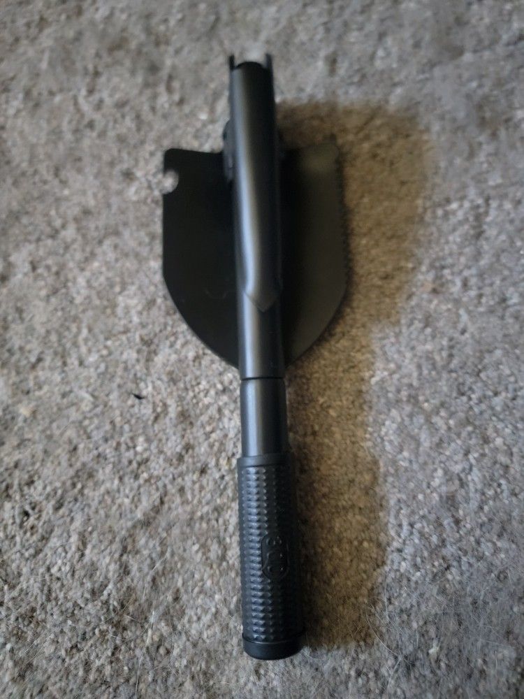 Collapsible Entrenching Tool