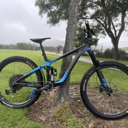 2020 Giant Reign Advanced 1 Enduro Mountain Bike, Medium/27.5