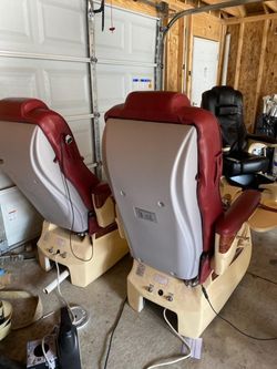 Lenor Peicure Chair W/ Massage