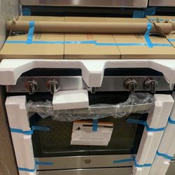 GE - 5.0 Cu. Ft. Self-Cleaning Freestanding Range - Stainless steel