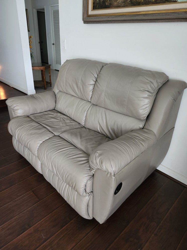 Manuel Recliner Couch 