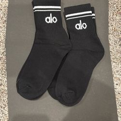 2 Pack Black Alo Yoga Unisex Throwback Socks