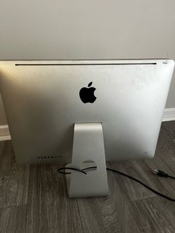 Fully loaded Mac desktop