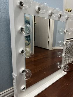 Vanity Mirror 30x32 12 Light Bubbles Come W/mirror