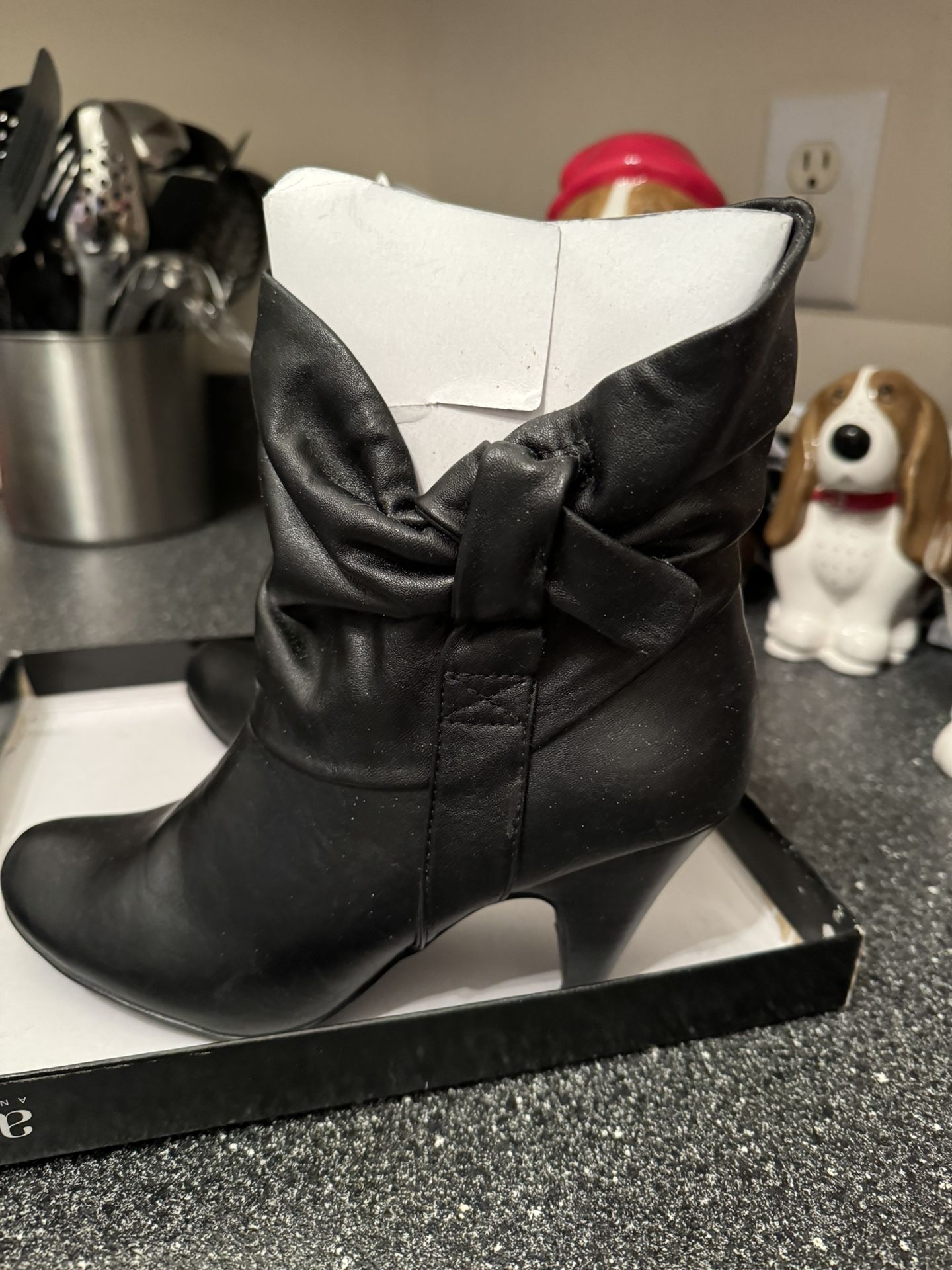 Boots /black Size 7m 