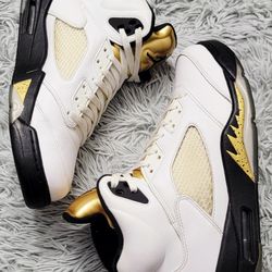 Size 10 Men's Nike Air Jordan 5 Gold Coin Olympic Retro White Black 136027–133 .
